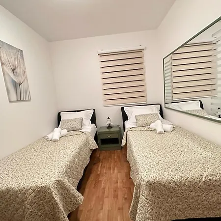 Family * マカルスカ